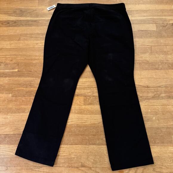 NWT Old Navy black boot cut high-rise khaki pants size 18
b40 - Picture 6 of 6